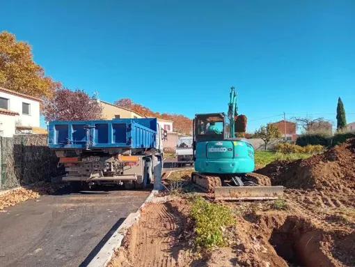Location d'un chauffeur et d'un camion pour un terrassement et une évacuation de terre à Mèze, Mèze, FRTP